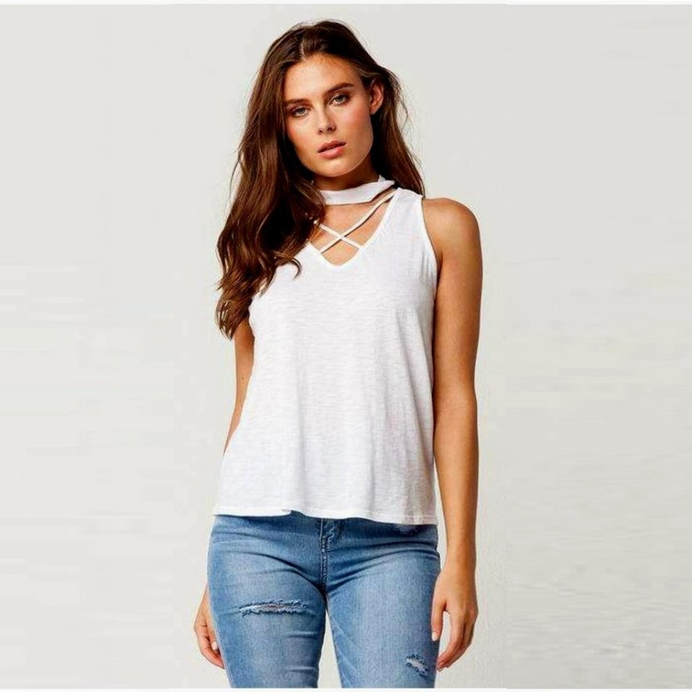 Top. Sleeveless Tank. Choker Neckline. Socialite Brand. Size Small.